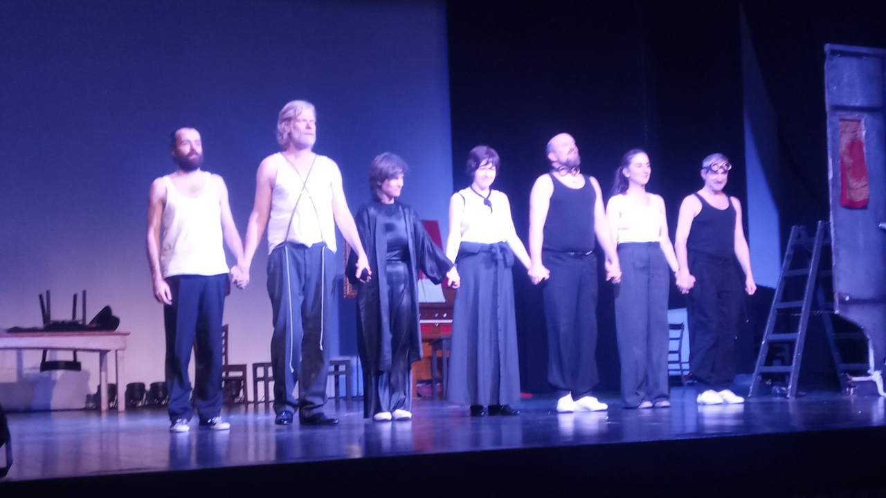 Recenzija predstave Umetnost je omara