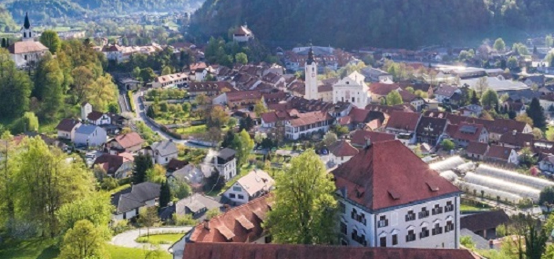 Muzejski večer: ddr. Verena Vidrih Perko: Kaj nam bo dediščina, saj imamo nakupovalne centre!