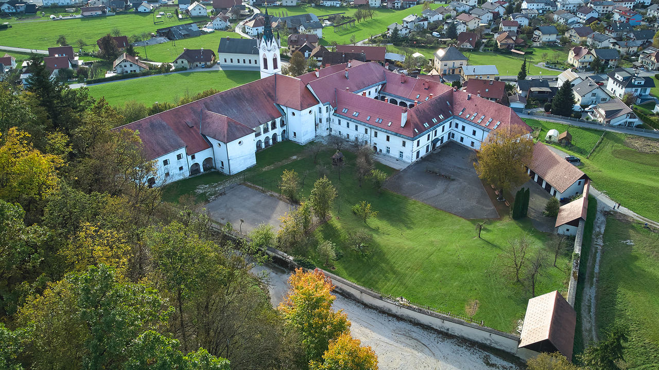 Vodeni ogled mekinjskega samostana